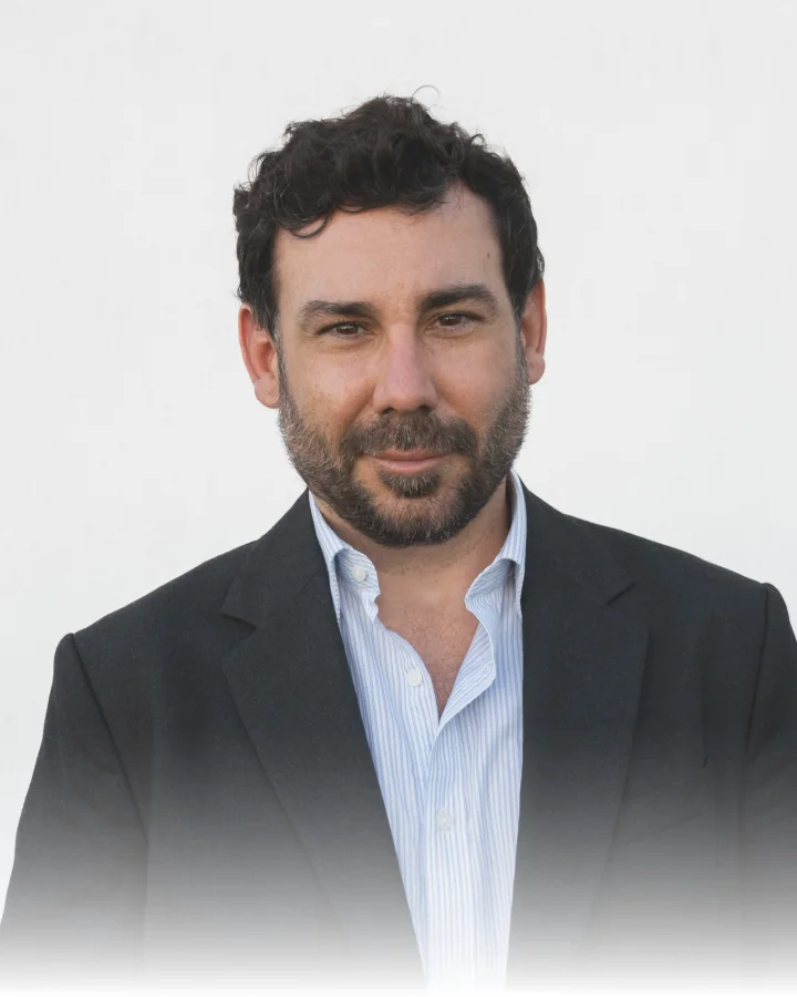 Dr. Isaac Peña